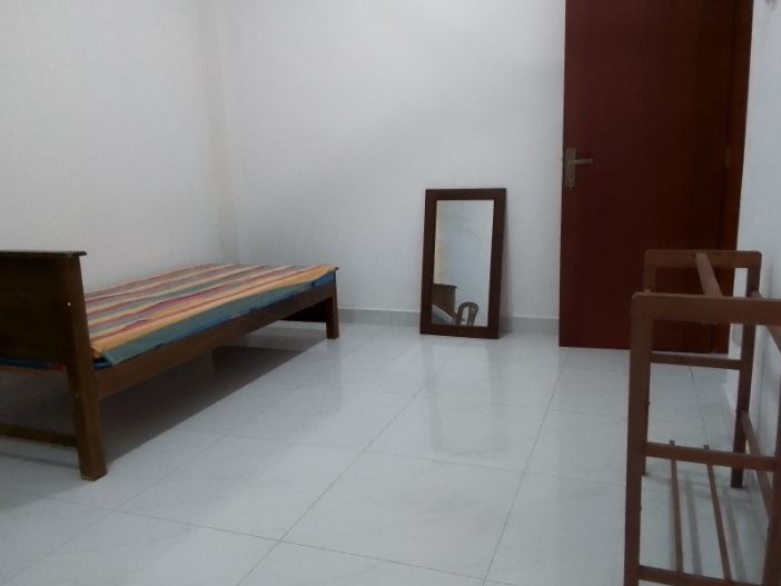 A single room is available only for girls  at Gangarama road, Werahera, Boralesgamuwa -  in , 