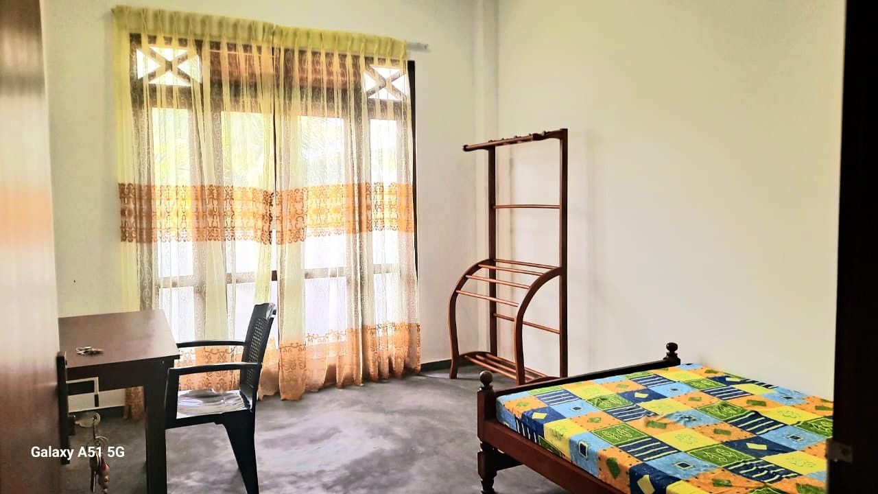රැකියා නියුතු ගැහැණු ලමයි සදහා තනි කාමර පහසුකම් ඇත - මීගොඩ -  in , 
