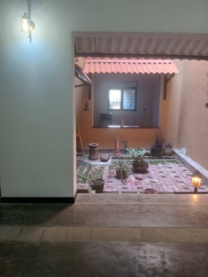 Colombo 6 Papiliyana semi furnished two storied stand alone house in rent -  in , 