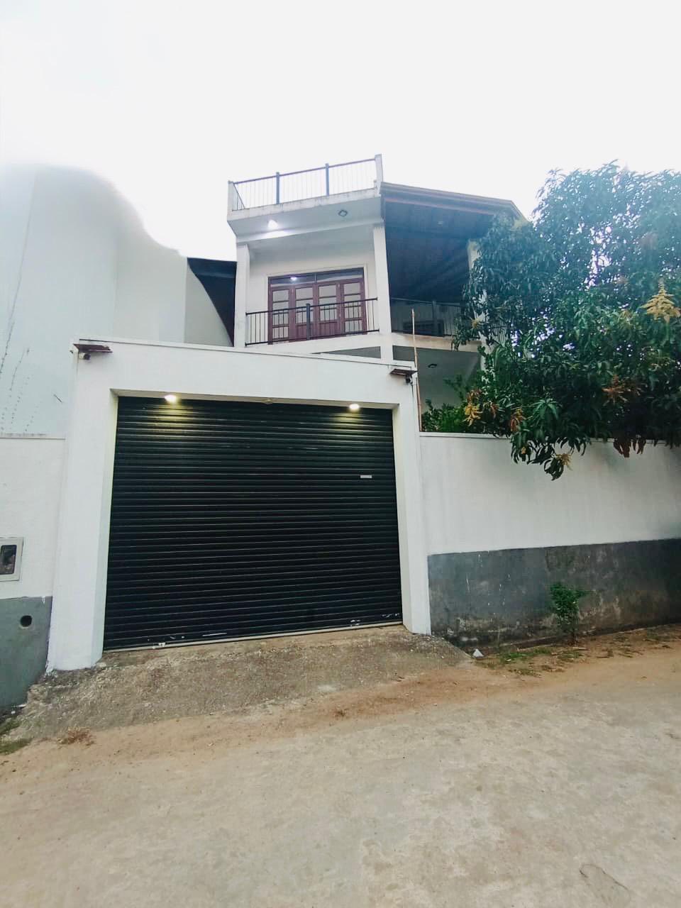 Newly luxury three story house situated in Kadawatha (Lion Residencies) to rent -  in , 