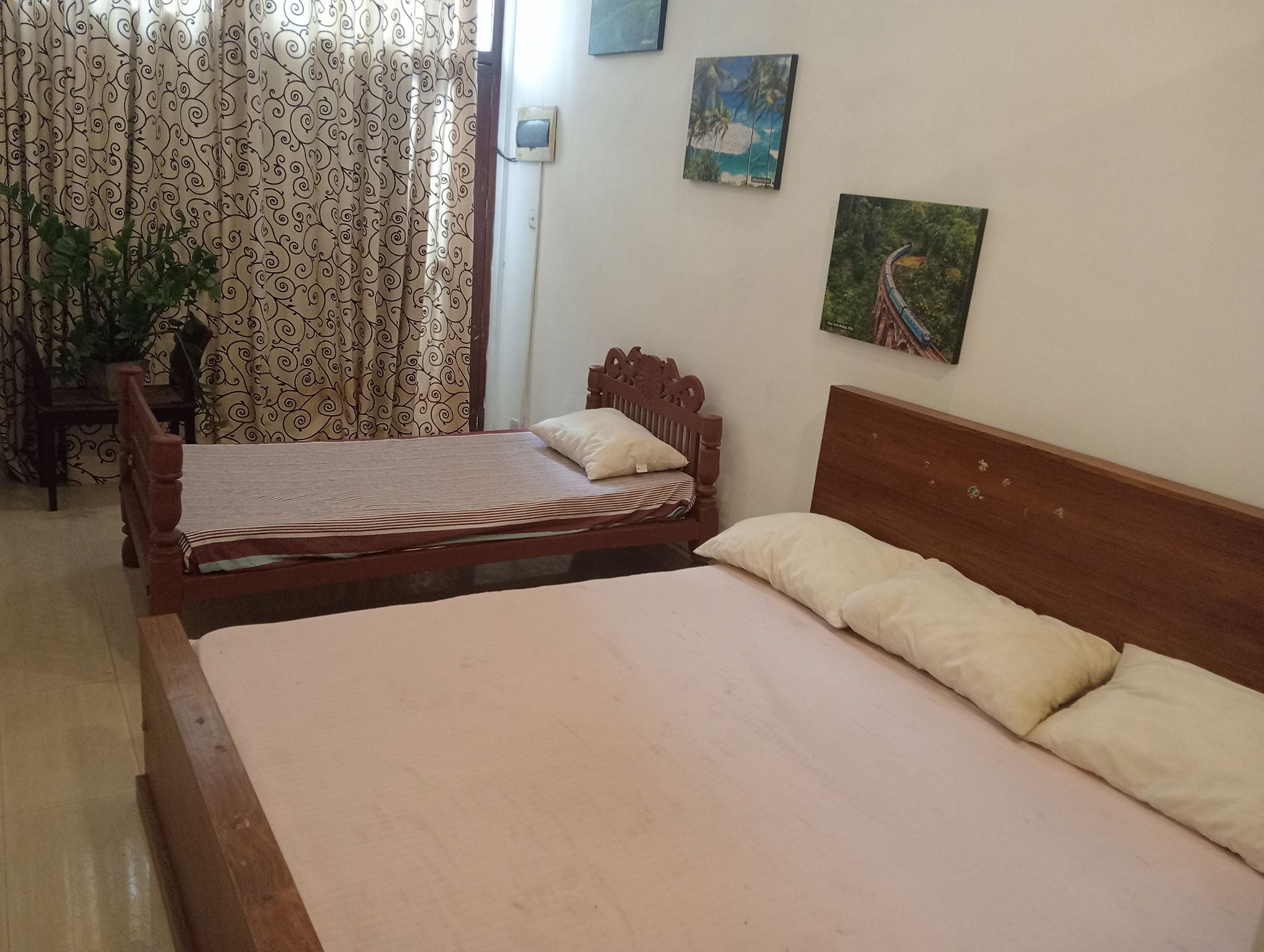 Single bed available. In Wellawatte -  in , 