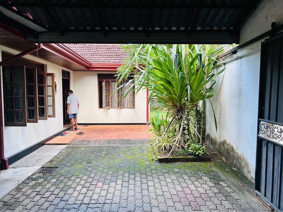 ඉහල බෝමිරිය සාරභූමි උදයානයේ නිවසක් කුලියට දීමට ඇත. -  in , 