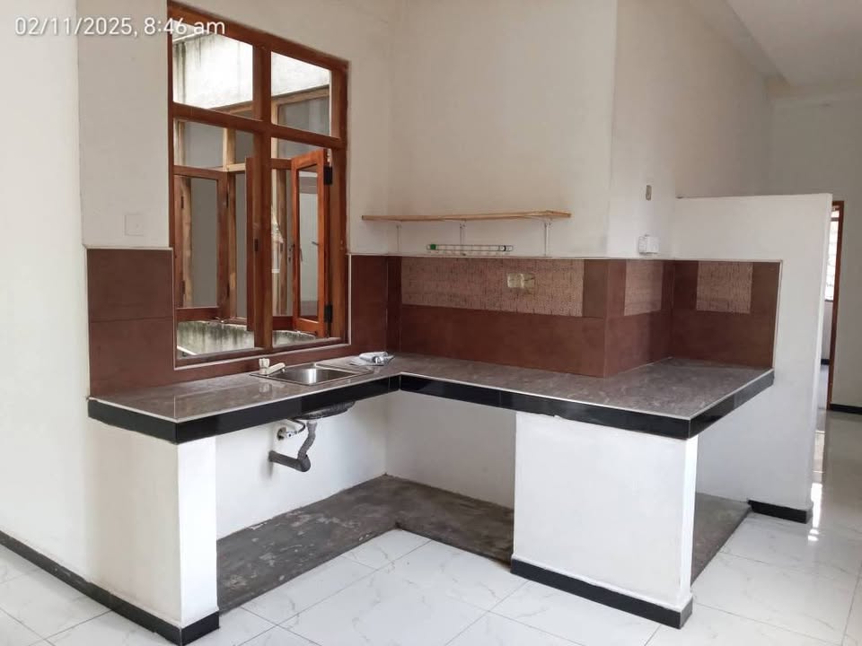 Kelaniya - Bulugaha Junction (Kandy road side) House for Rent (Upstairs)... -  in , 