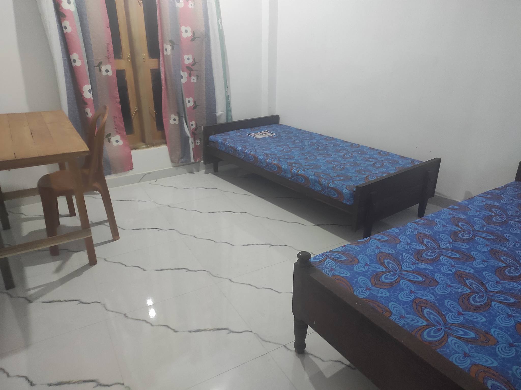 මාලබේ  SlIIT එකට ආසන්නයෙන් පිරිමි ලමුන්ට බොඩීම් පහසුකම් ඇත. -  in , 
